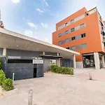 Moderno Apartamento Con Piscina Y Parking