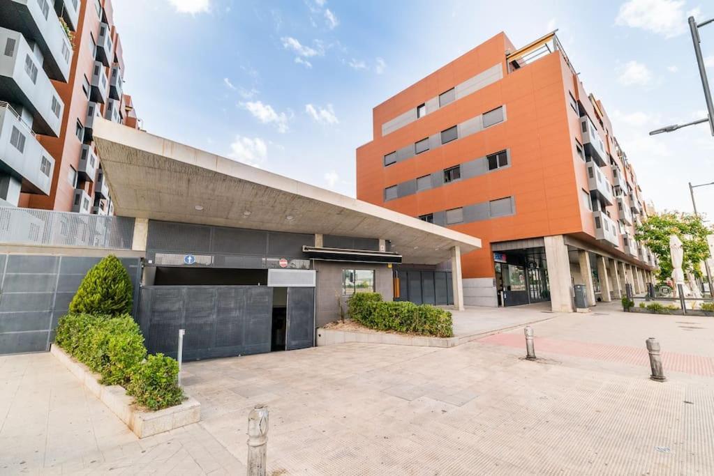 Moderno Con Piscina Y Parking Pangsapuri